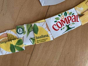 Pormenor "Compal" e "Tetra Pack"