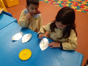 Pintura das pétalas de amarelo