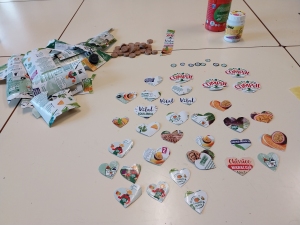 Simbolos Compal/Tetrapak para colagem na flor.