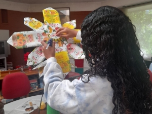 Colagem das pétalas criadas