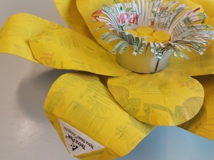 Pormenor do trabalho final, onde é visível o selo TetraPak.