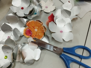 Flores recortadas dos pacotes de sumo