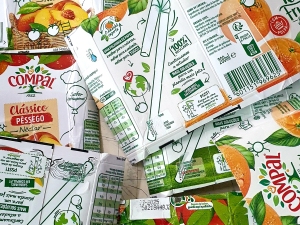 Recolha das embalagens da Compal Tetra Pak.